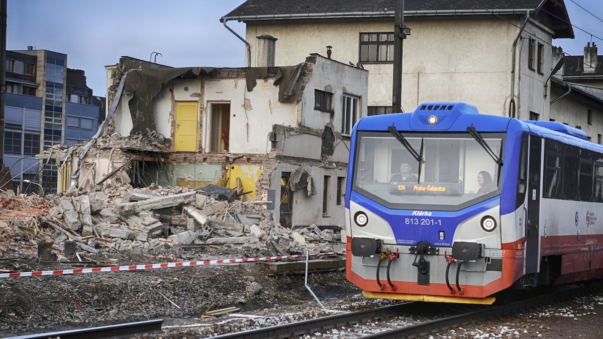 FOTO: Demolice vysočanského nádraží